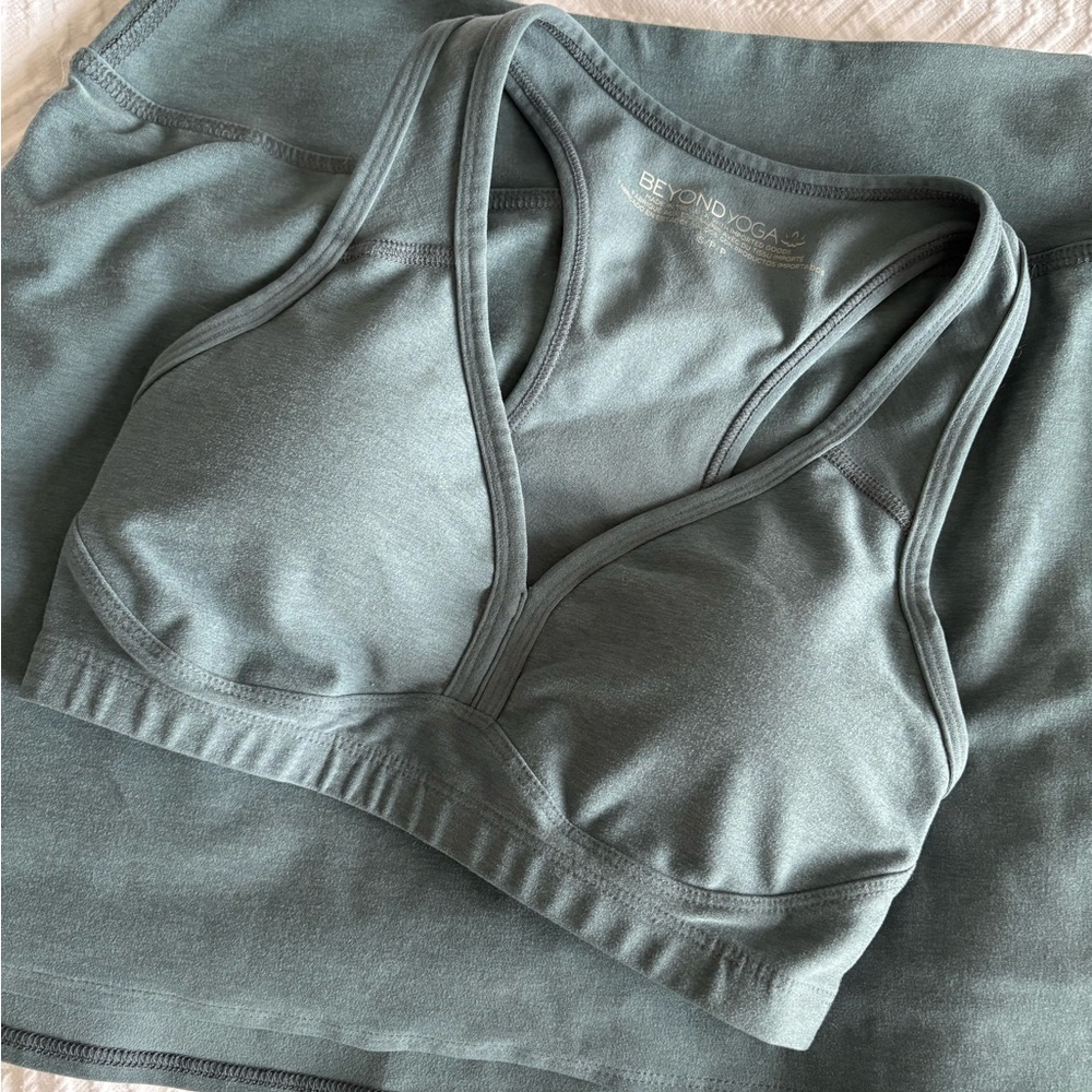 Beyond Yoga Women's Teal Sports 2 piece set